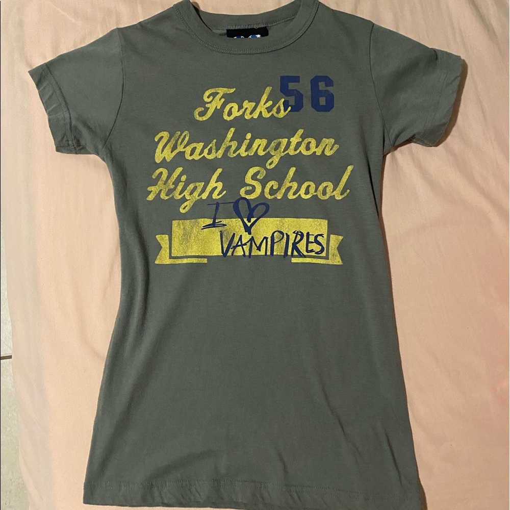 Twilight P.E. style top by Junk Food